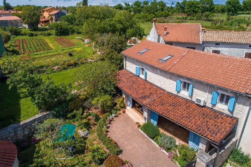 Villa Kazun With Private Pool And Two Gardens Marčana Esterno foto
