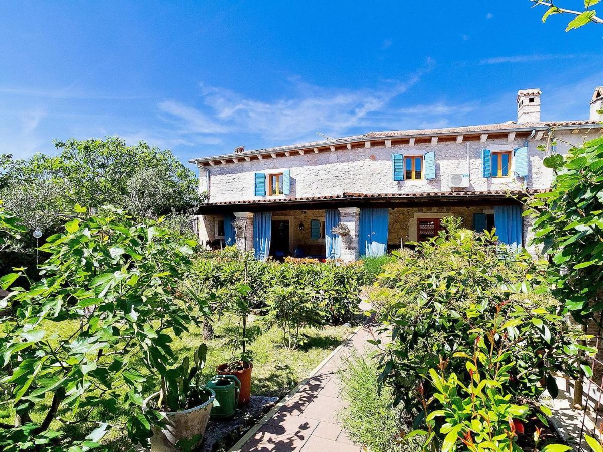 Villa Kazun With Private Pool And Two Gardens Marčana Esterno foto