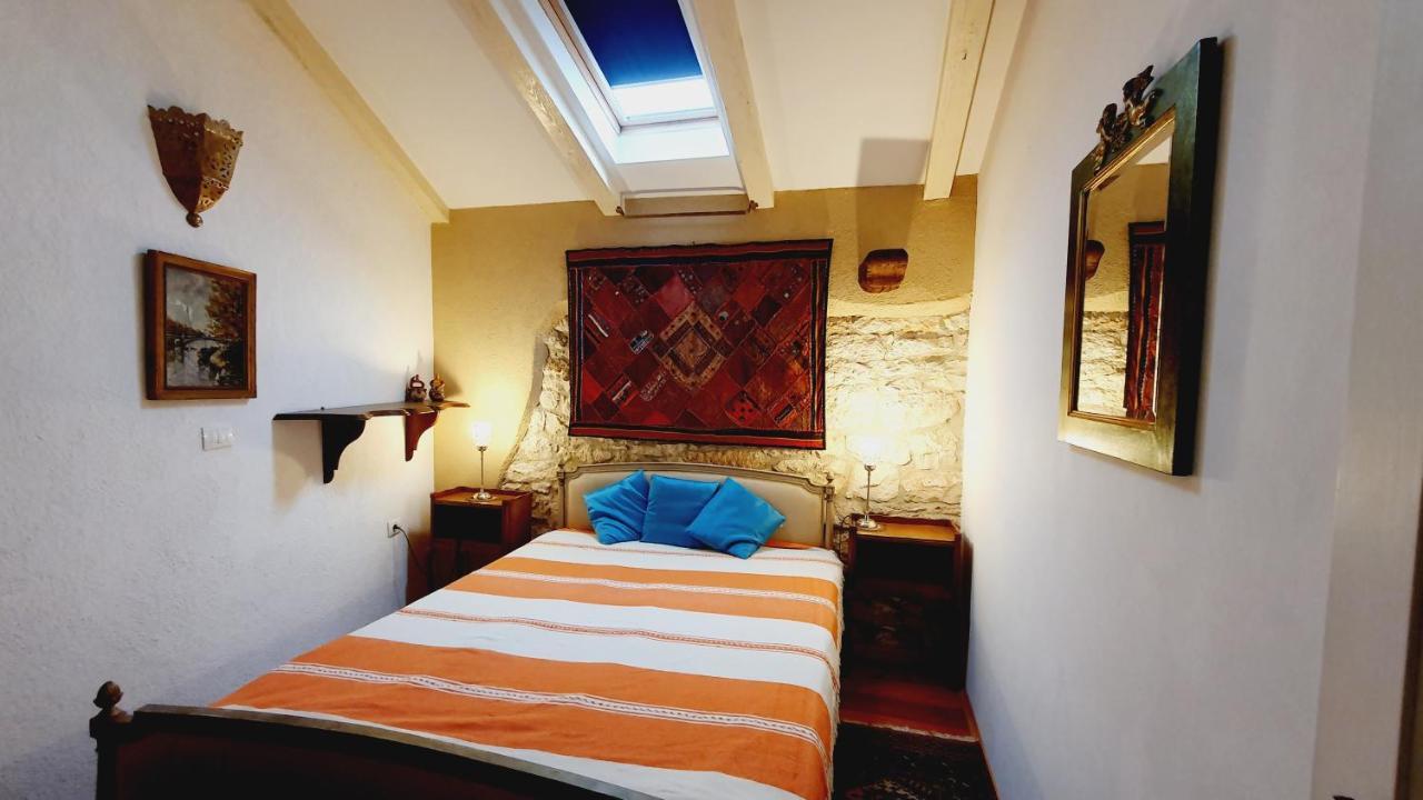 Villa Kazun With Private Pool And Two Gardens Marčana Esterno foto